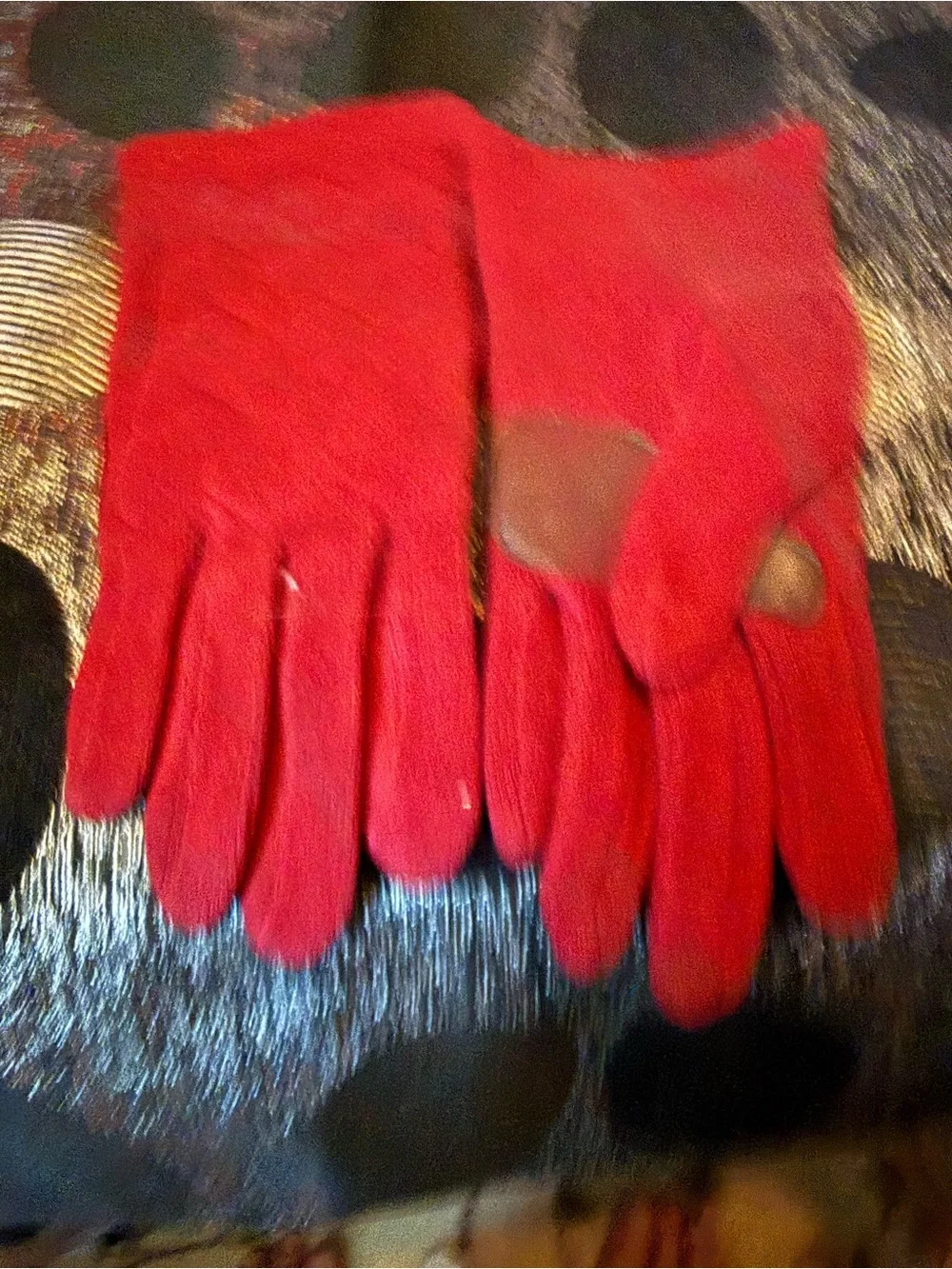 Echo Women's Red Chevron Knit Gloves